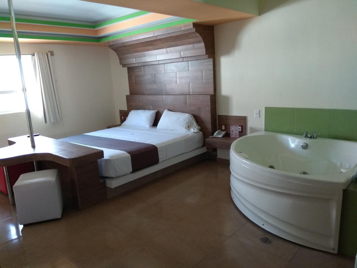 Hotel Rubi Manzanillo Exteriér fotografie